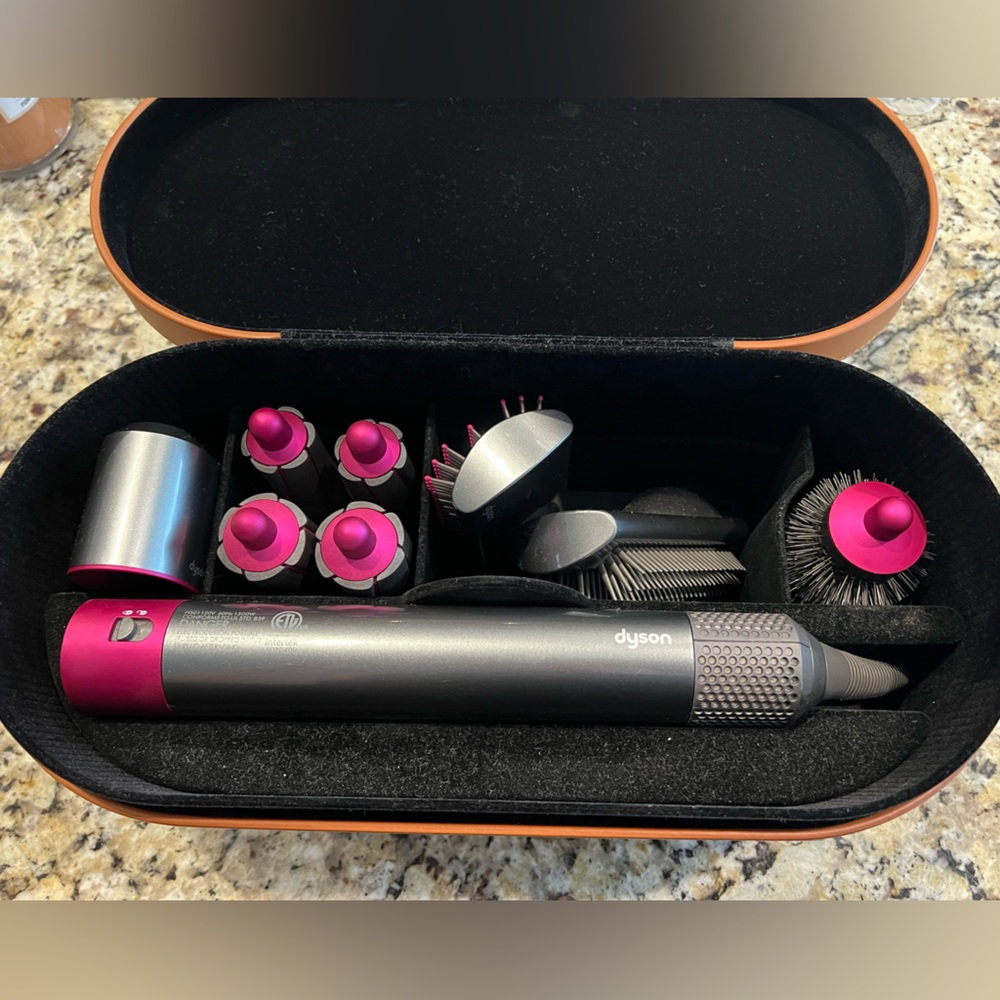 Dyson airwrap